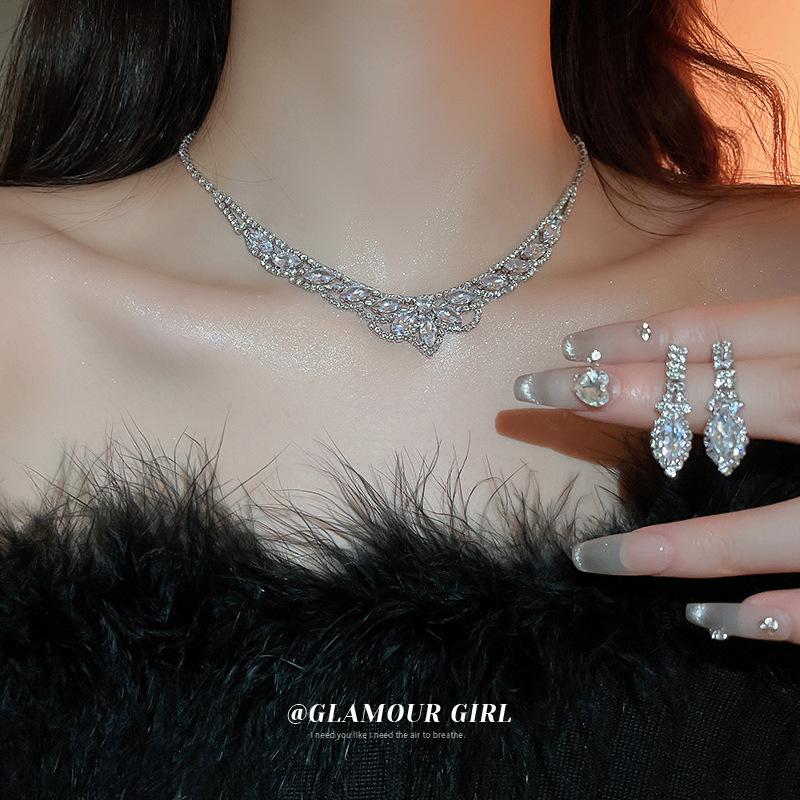 Diamond Water Drop U-shaped Fringed Necklace Stud Earrings Two-piece Set