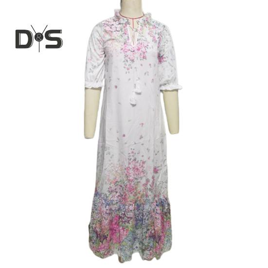 Женское платье с короткими рукавами и цветочным принтом — фото 9