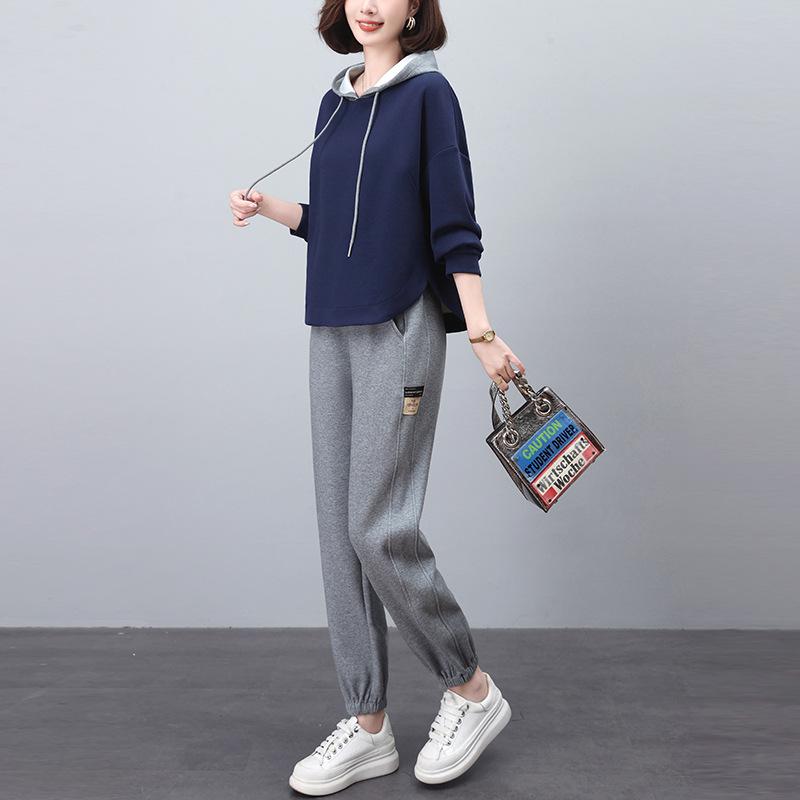 Sportovní oblek pro raný podzim 2024: Omlazující, zeštíhlující dvoudílný set