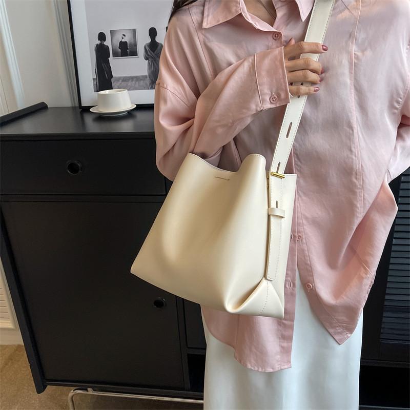 

Premium Textured Stylish Shoulder Bag 2023 New Women s Casual Minimalist Large Capacity Versatile Solid Color Bucket Bag Pink белый