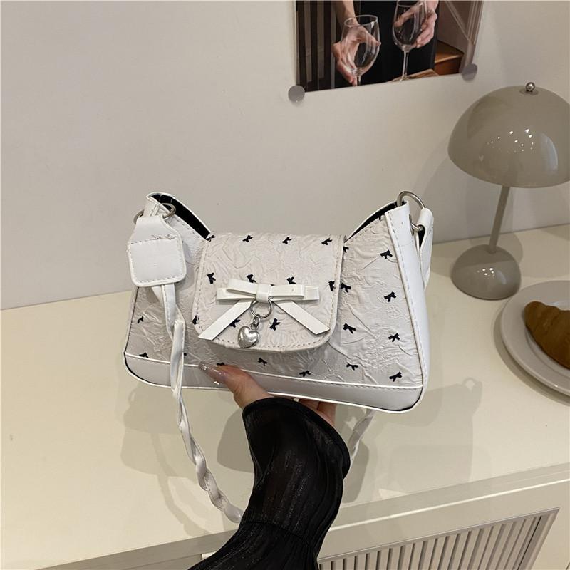 

Summer new fashion women s pleated dumpling bag casual student shoulder bag commuter messenger bag tide білий