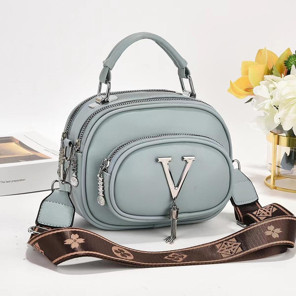 The New Versatile Macaron Single-shoulder Crossbody Bag Has A High Level of Appearance, Is Trendy and Fashionable, and Is A Simple Handbag for Women