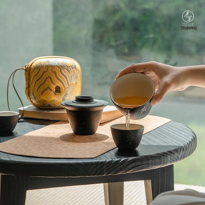 

Edenus Ceramic Kung Fu Tea Set - Guancanghai Quick Cup
