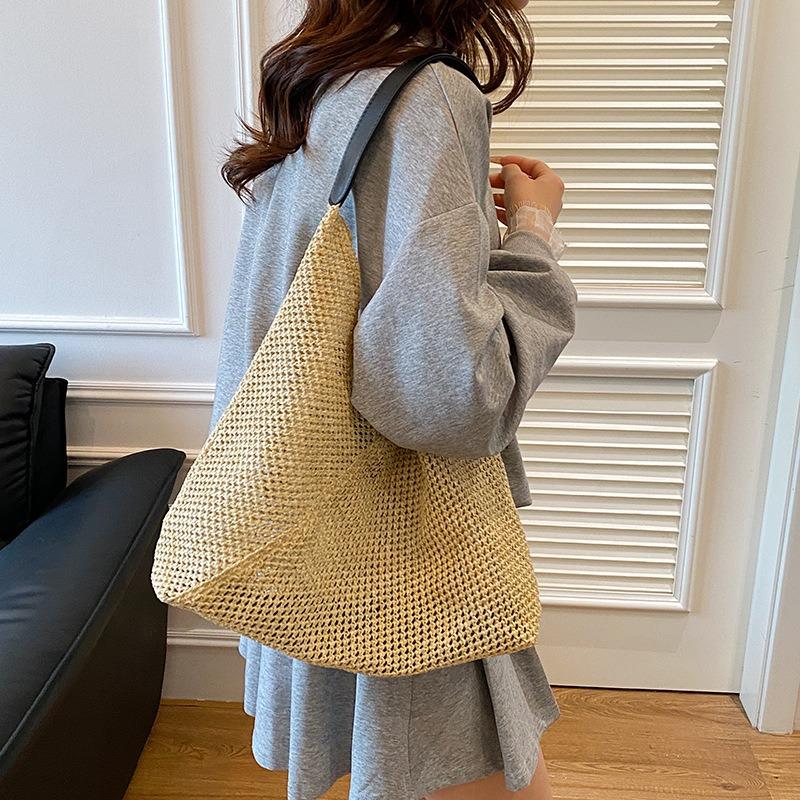 New lightweight and fashionable retro tote bag hand-held straw bag versatile large-capacity shoulder armpit bag