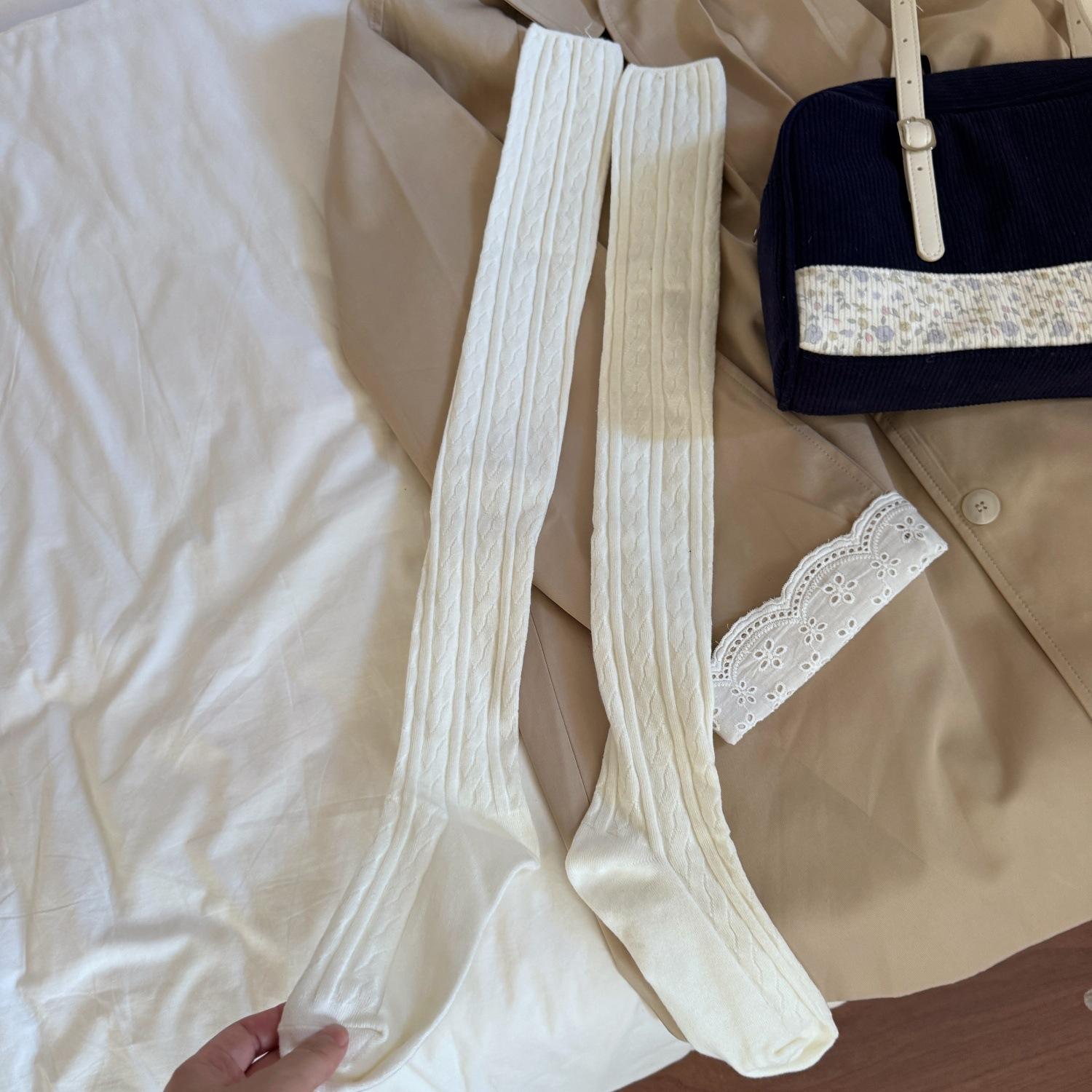 

Весенне-осенние носки до колена, которые не сползают, милые и стройнящие длинные носки с льняным узором для женщин 1 pair молочный белый