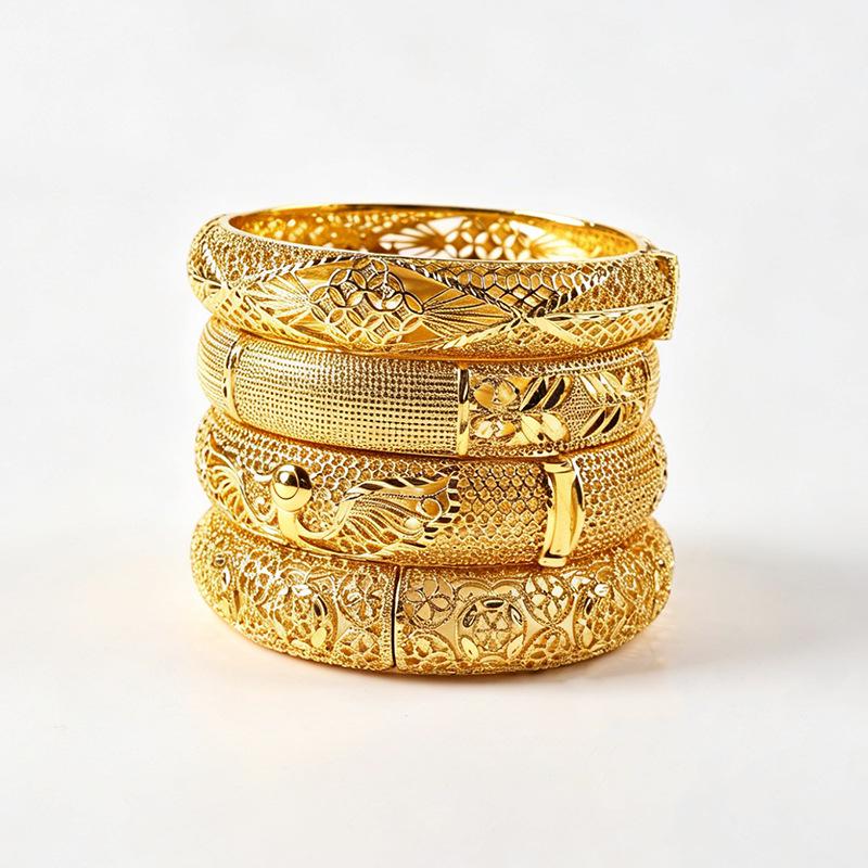 Retro Sand Gold Four-Leaf Clover Bracelet - High-End Chinese Style