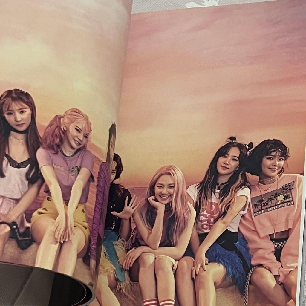 [USED] Girls' Generation 6th Album Holiday Night (with Photobook)