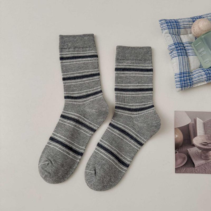 Women's Fall Fashion New Striped Cotton Medium Tube Pile Socks
