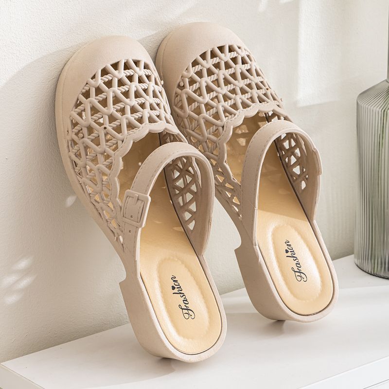 Fashionable Women's Baotou Slippers for Summer Anti Slip and Wear-resistant Beach Shoes for Home and Outdoor Use