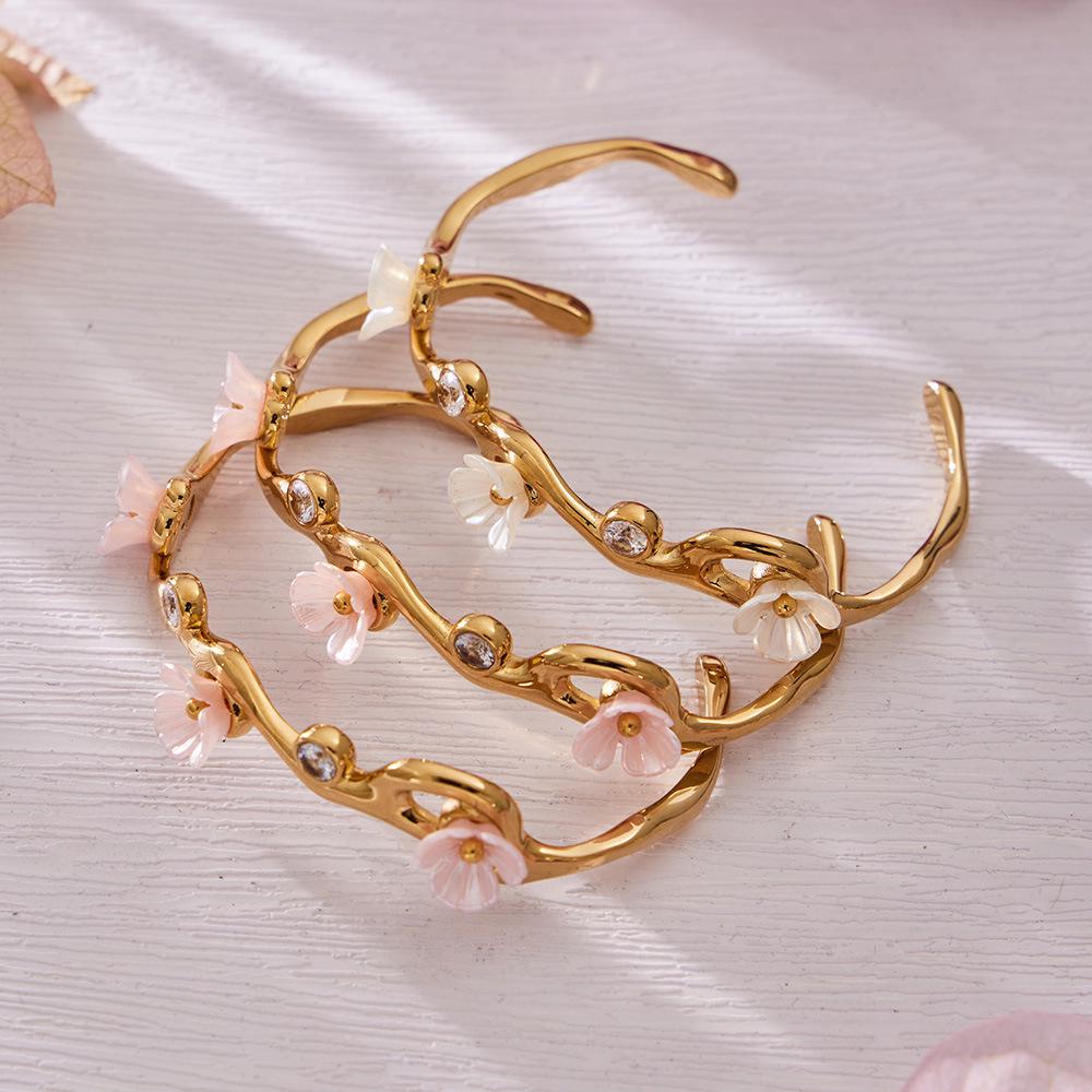 18K Gold-Plated Stainless Steel Zirconia Flower C-Shaped Open Bangle