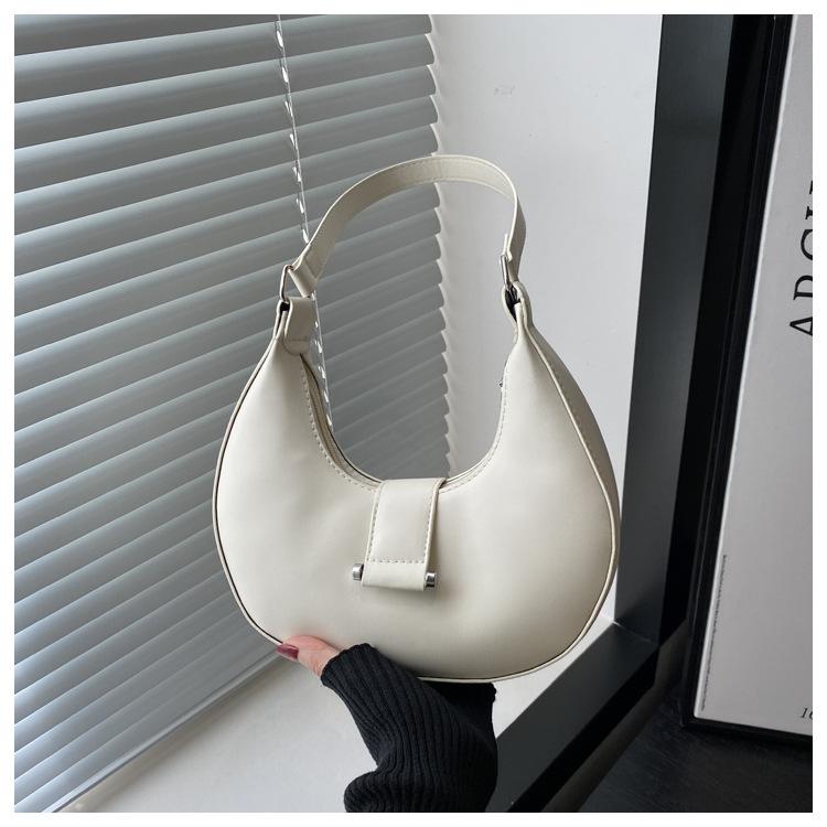 Casual Simple Niche Design 2025 Spring New Temperament Armpit Bag Fashion Trend Commuter Women's Shoulder Bag