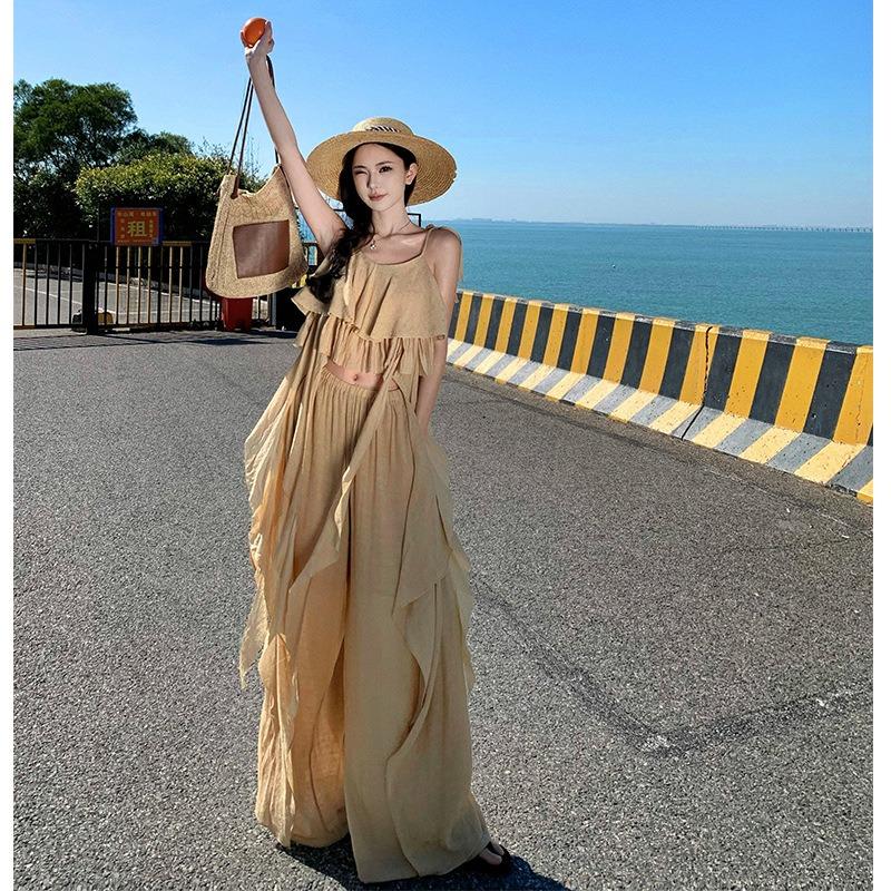 Design Seaside Vacation Suit Wear Women's Summer Lotus Leaf Edge Streamer Vest Loose Wide-leg Pants Two-piece Set