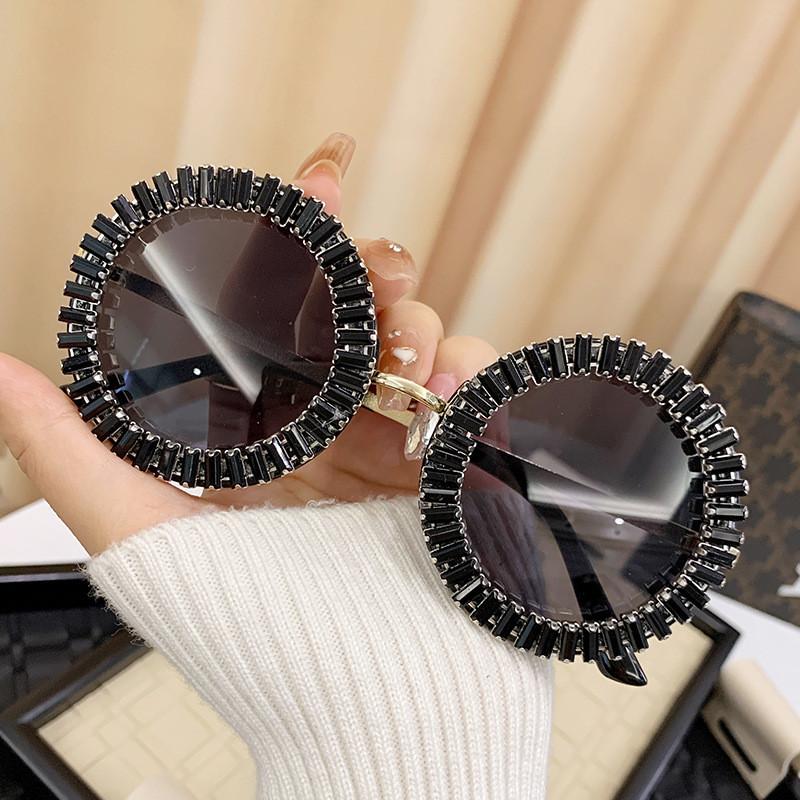

Summer Fashion Round Frame Sunglasses With Uv400 Protection For Party And Street Style BlackDiamondGray