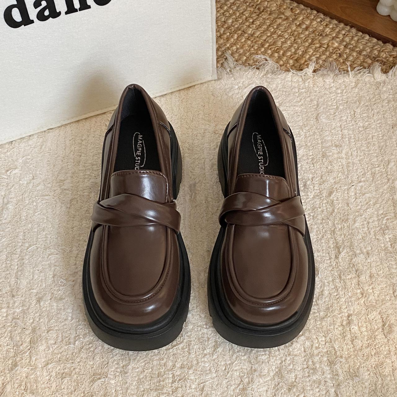 Женские кожаные туфли Four Seasons в британском стиле с круглым носком и каблуком по центру симпатичные туфли с рисунком для студентов 35 3980₽