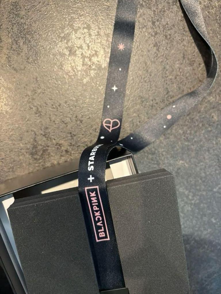 [USED] BLACKPINK Starbucks