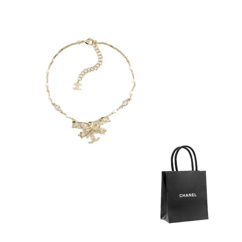 

CHANEL [24B Style] Bow Double C Pendant Metal Artificial Pearl Necklace Women s Gold золотий