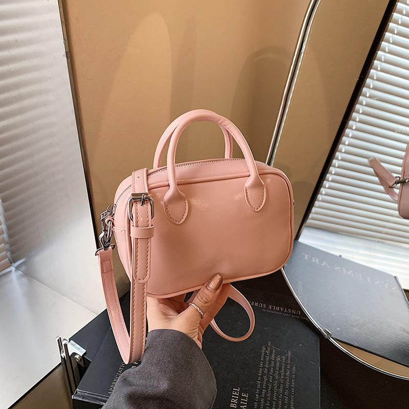 

Корейская инс милая девушка дофамин ручная маленькая квадратная сумка 2025 лето новая высококлассная модная сумка через плечо 18*6*12