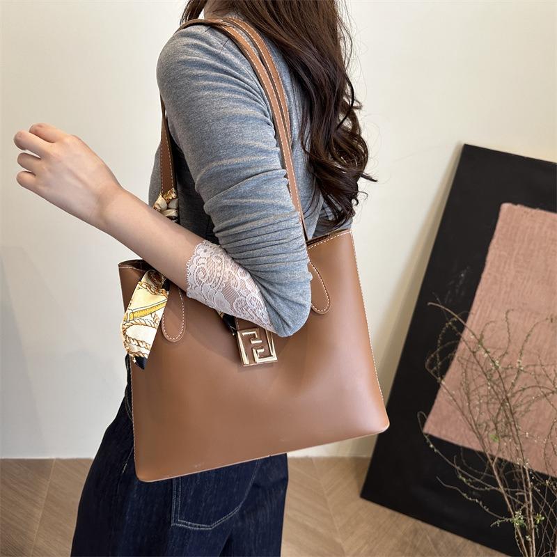 Summer New Retro Casual Handbag Fashionable Simple Solid Color Temperament Atmospheric Shoulder Armpit Bag