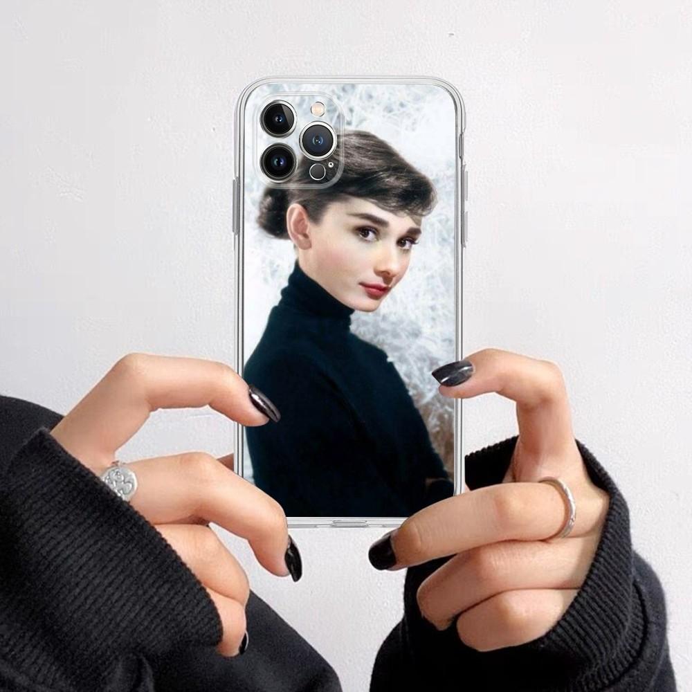Audrey Hepburn Phone Case for iPhone 16 15 8 7 6 6S Plus X SE XR XS 14 11 12 13 Mini Pro Max Mobile Case