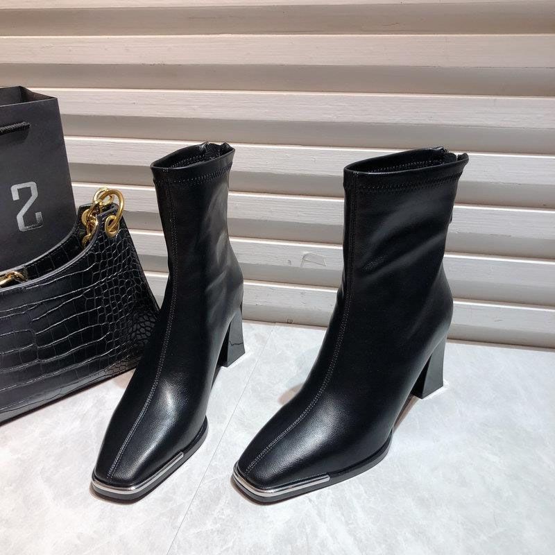 Internet celebrity high heel French short boots women's autumn and winter 2025 new temperament commuter black rear zipper fashion thin boots
