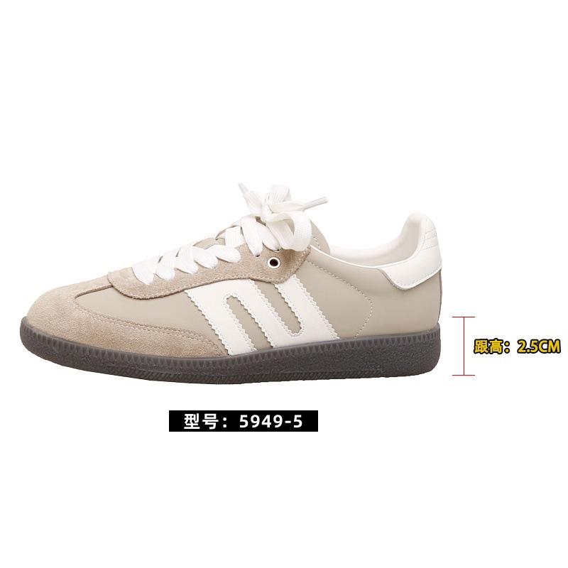 

Retro soft leather color matching sports and leisure board shoes women s versatile small inner height increase German training shoes platform white sh 40