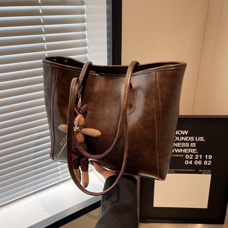 Casual retro tote bag 2 spring new versatile commuter shoulder bag large capacity underarm women's bag retro bag