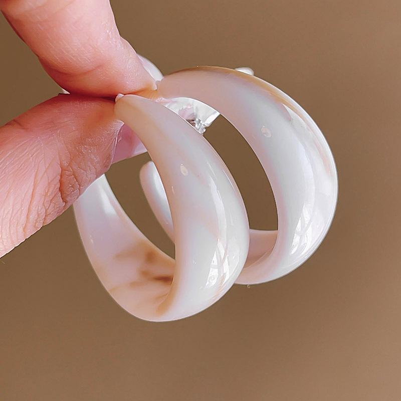 2025 New Retro Hong Kong Style Colorful Earrings: Luxury, High-End Studs, Exaggerated Fashion for Women