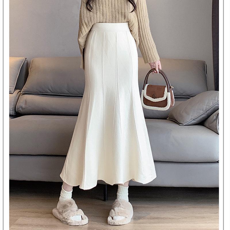 Solid Color Knitted Fishtail Skirt: Women's High-Waisted Slim A-line, Mid-Length for Autumn/Winter 2025