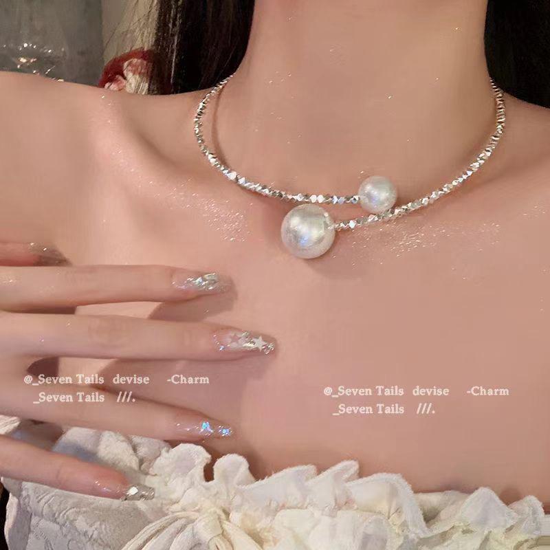 2025 High-End Gothic Punk Necklace: Y2K Dark Style Clavicle Chain for Women