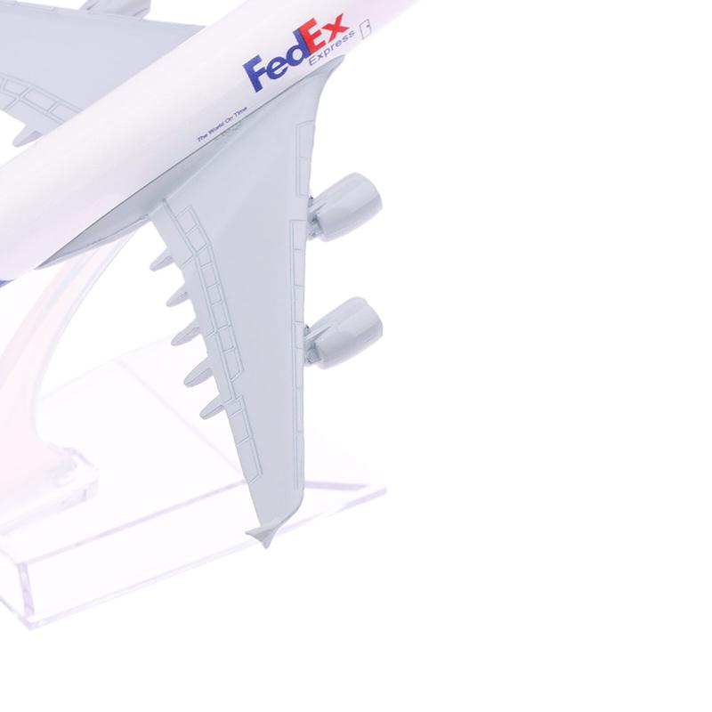 Scale 1:400 Fedex Airlines Boeing Aircraft Model - Ideal Addition To Any Diecast Aircraft Collection