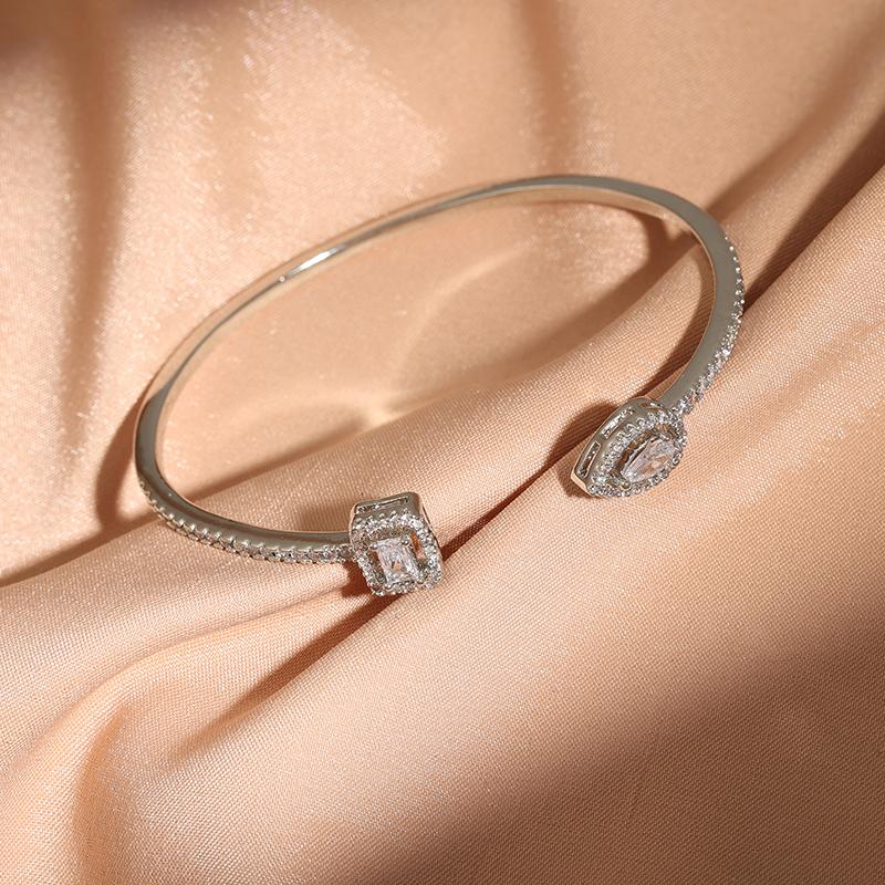 

Роскошные и элегантные браслеты с декоративными кубическими циркониями в форме капли воды, подходящие для летних путешествий и модных циркониевых украшений для женщин медный