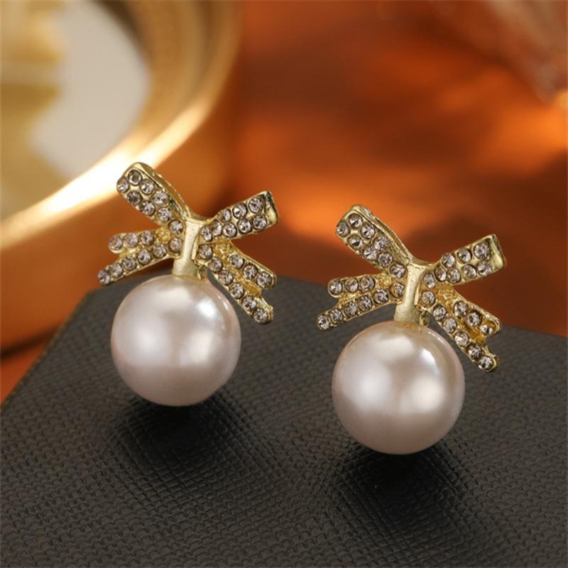 Exquisite Full-diamond Sweet Bow-shaped Pearl Stud Earrings for Women, Fashionable, Simple, Small, and Versatile. Ear Jewelry.
