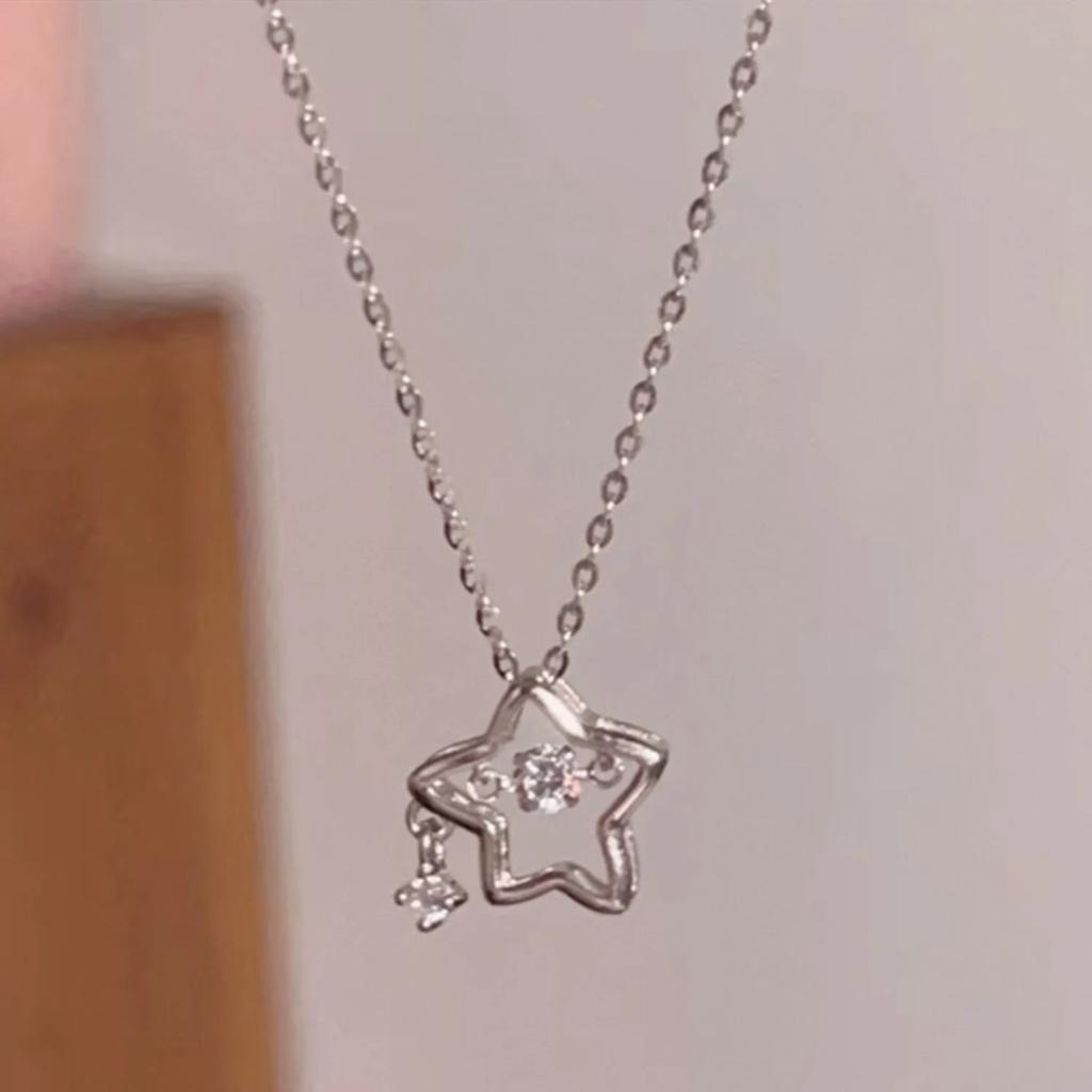 Girls Y2K Sweet Cool Star Rhinestone Necklace Geometric Silver Color Hollow Pentagram Pendant Necklace for Women