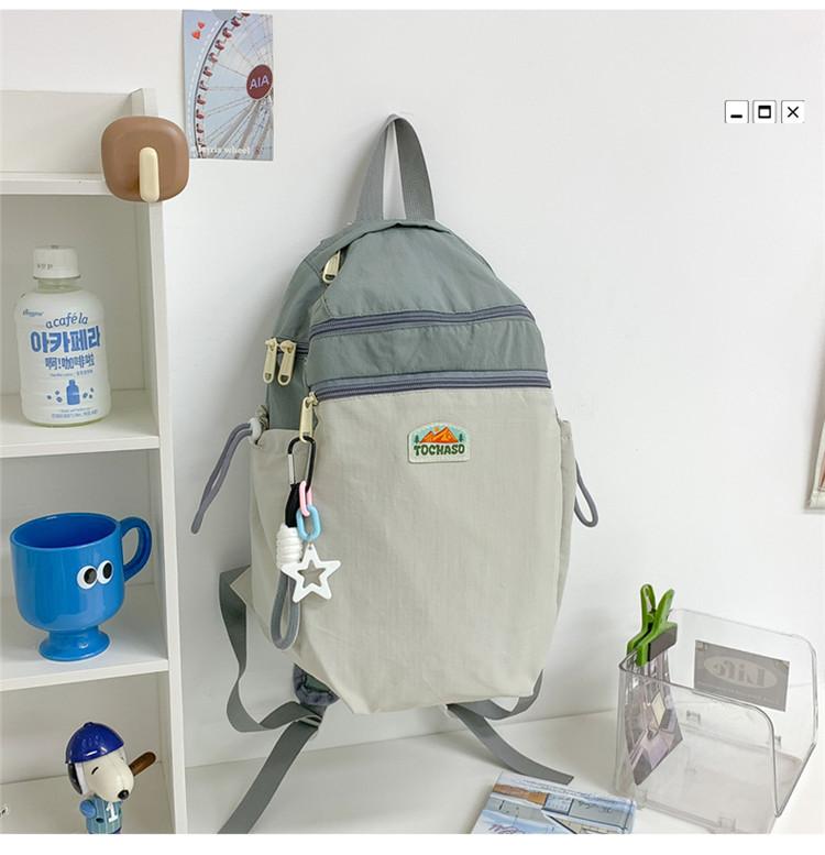 

School bag 2025 new Korean version of children s small school bag spring outing light casual backpack foreign style contrasting color versatile