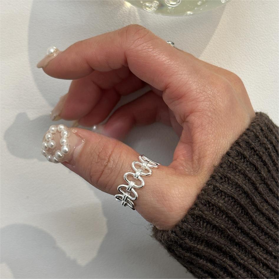 Women's Adjustable Geometric Hollow Oval Ring, Personalized Sweet and Cool Style, Indifferent Ins Design, Ideal for Index Finger.