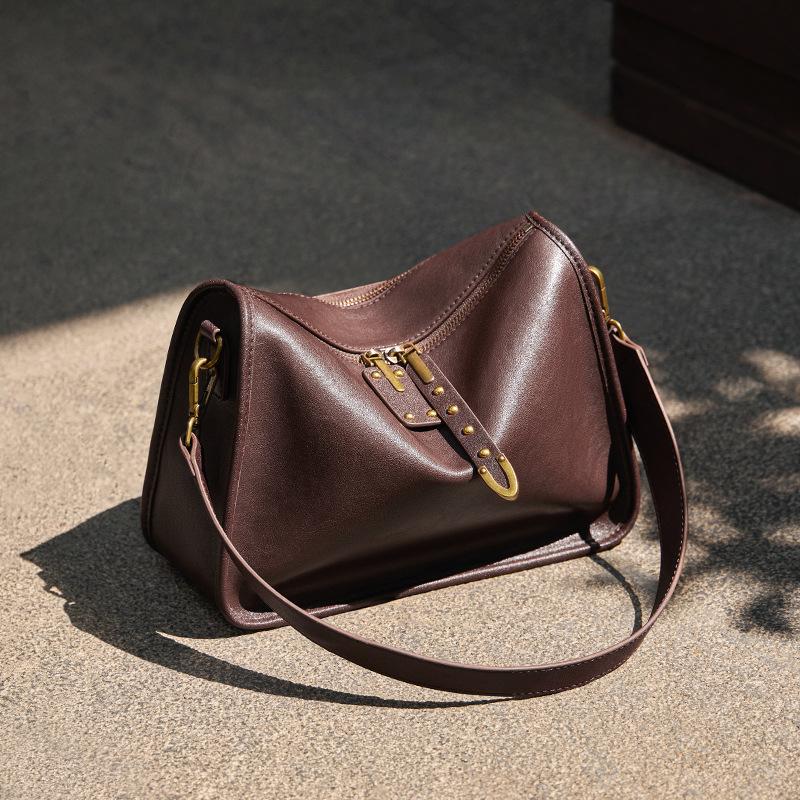 

Mrs. Qiao 2025 Spring Summer New Fashion Design Pillow Bag Vegetable Tanned Leather Shoulder Bag Large Capacity Commuter Bag Upper Width24.5CM*Lower W