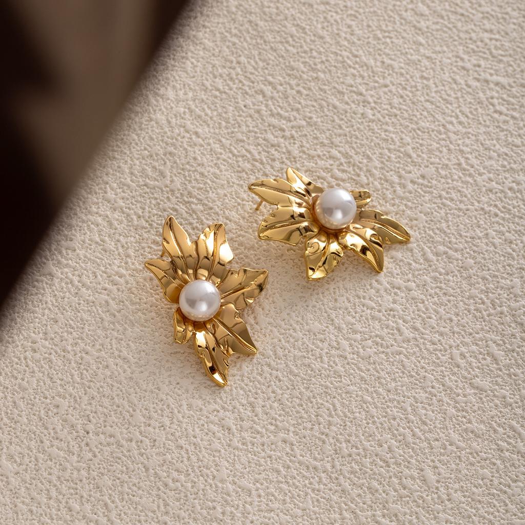 Metal Style Retro Pearl Earrings, High-End Sunflower Maple Leaf Stud Earrings, Niche Temperament Exaggerated Earrings