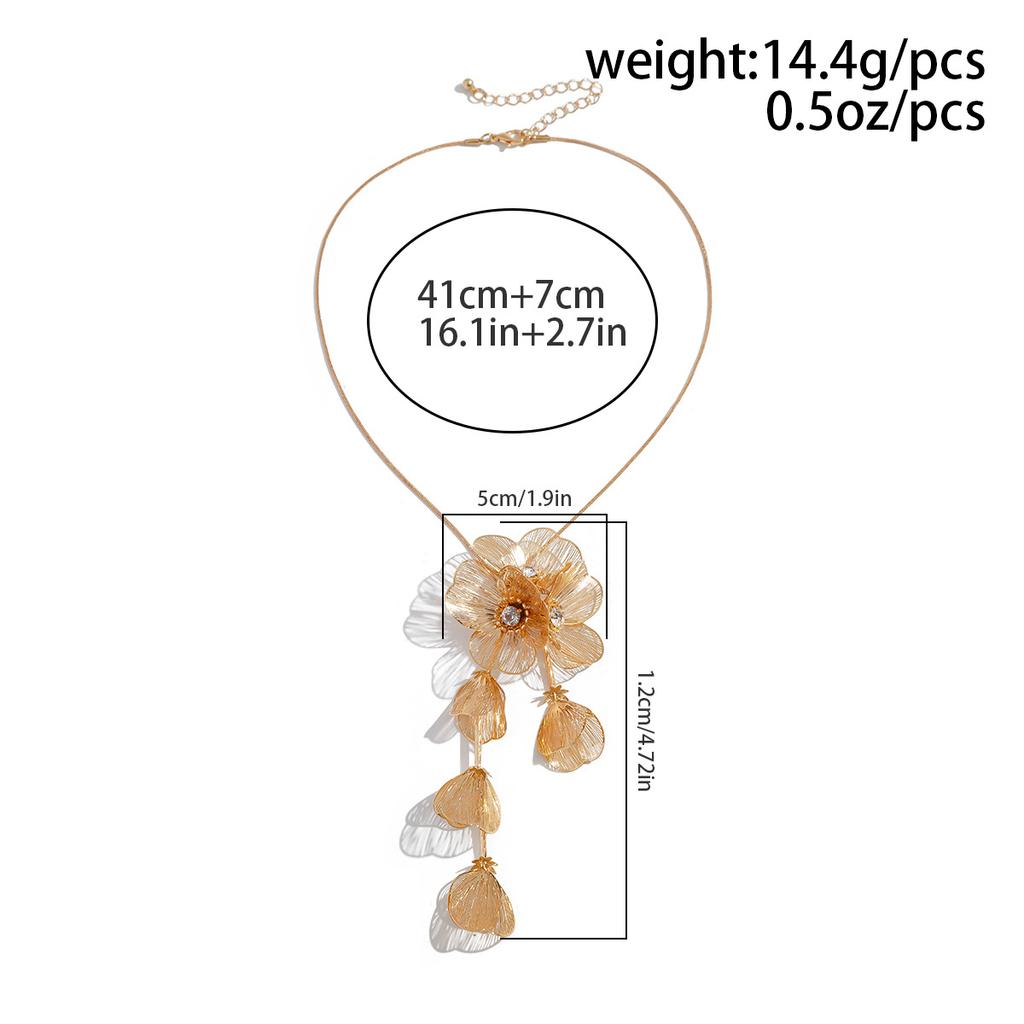 Niche Sweet And Cool Ginkgo Biloba Leaf Fringed Necklace Female Design Sense Diamond Three-Dimensional Flower Necklace Choker