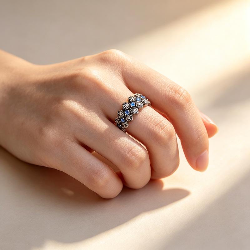 Unisex Retro Punk Style Silver-Plated Zirconia Floral Open Ring