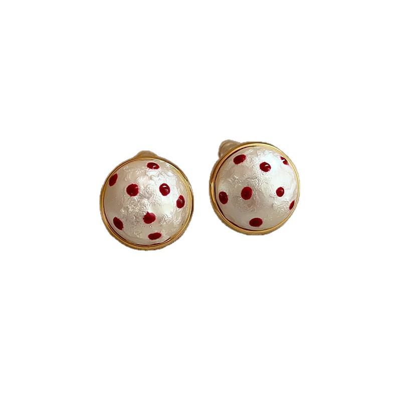 Silver Needle Retro Polka Dot Pearl Stud Earrings - Stylish, Versatile Design for Women