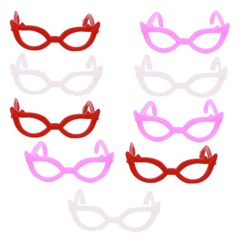 

Игровой набор куклы Барби: Наушники, Кроватка-люлька, Камера, Скейтборд для кукол 26-30 см 26-30 cm