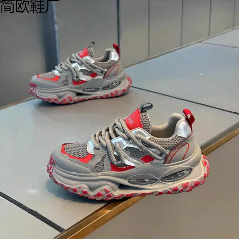 Men's shoes autumn and winter non-slip inner height increase casual running mesh sports shoes young and young air cushion shock absorption old