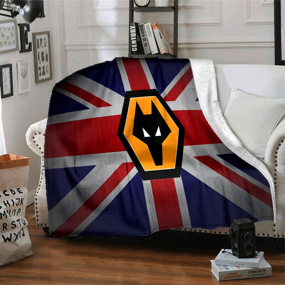 Flaming Wolves Emblem Wanderers Flannel Blanket, Soft Polyester, Modern Design, All-Season for Camping, Travel, Gifts for holidays or birthdays