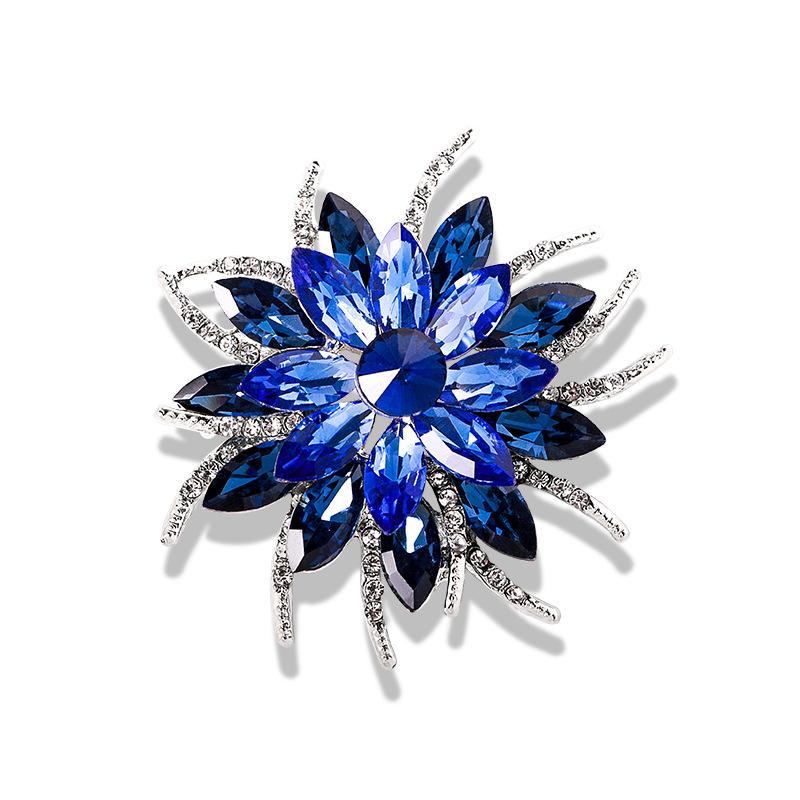 European and American retro glass rhinestone brooch, alloy crystal chest flower, flower chest flower accessory