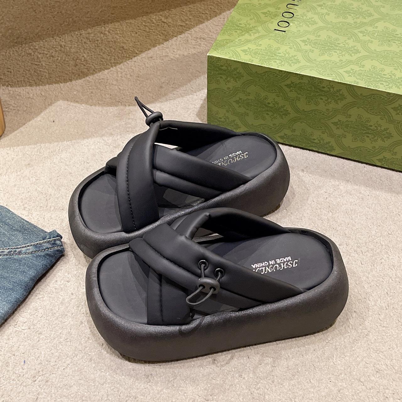 

Muffin thick-bottomed sandals for women s summer wear 2025 new versatile comfortable breadsticks crossed one-word slippers breathable 40 чёрный