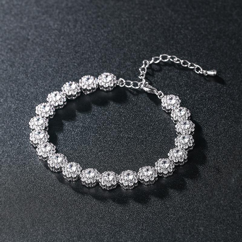 

Women s Luxury Copper Zircon Bracelet - High-End Single-Row Jewelry Accessory