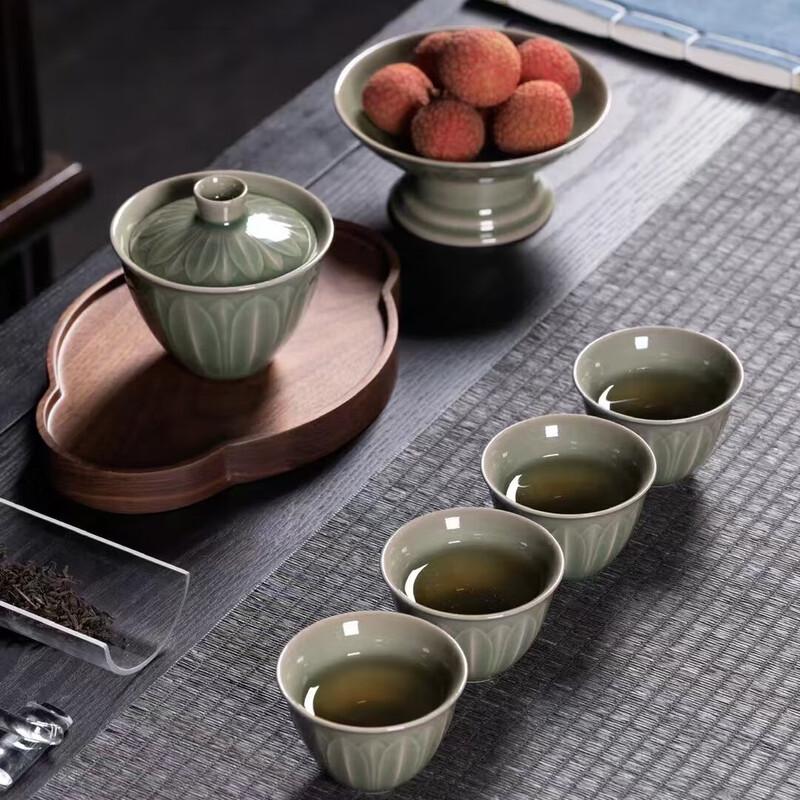 Yi Hu De Green Lotus Pottery Tea Set