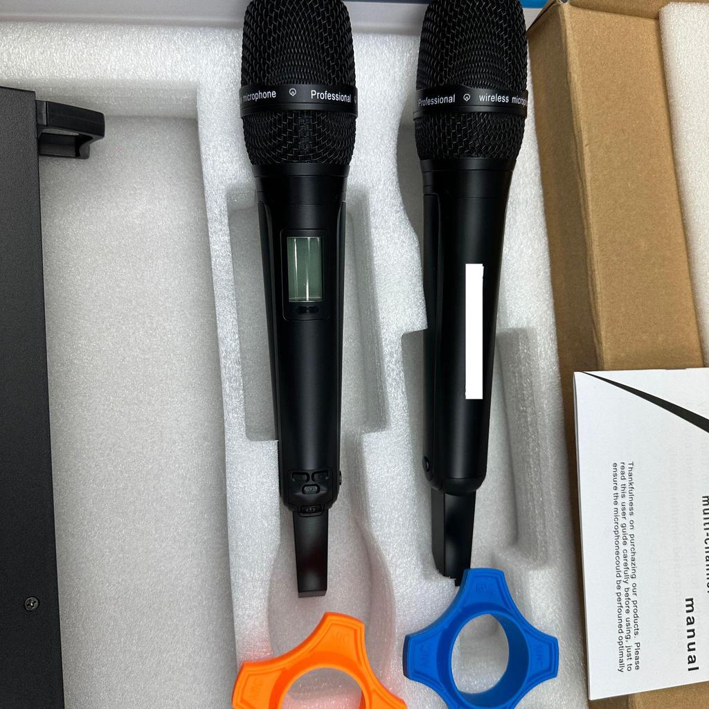 SKM900 True Diversity Dual U-Band Wireless Microphone for Professional Stage and Wedding Performance