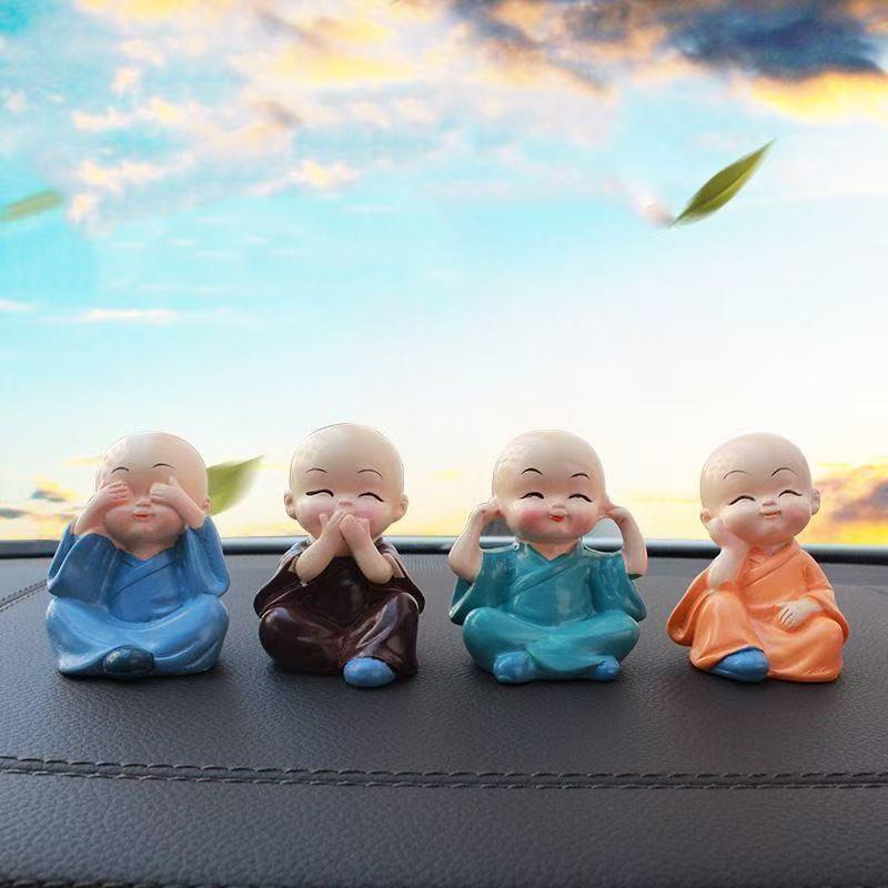 

Маленький монах фигурка на приборную панель автомобиля, смоляная скульптура, китайские характерные украшения, милый декор для дома, комнаты, офиса