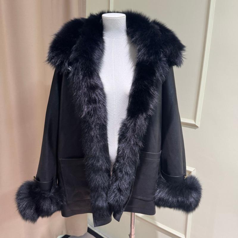 A New Haining Fur Medium and Long Fox Fur Coat Can Be Removed and Thickened Goose Down Jacket
